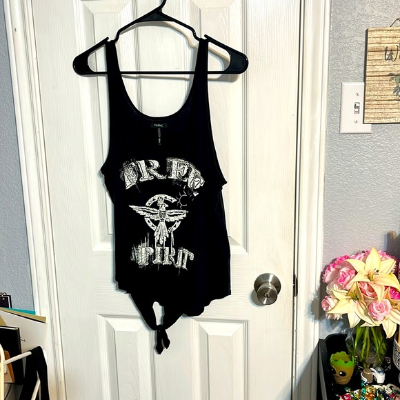 Black and white tank top - Picture 1 of 3